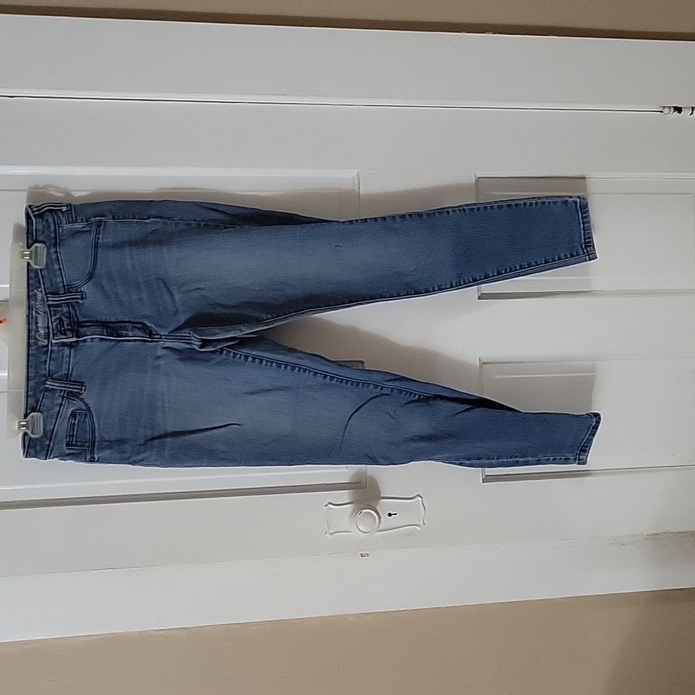 Universal threads Lightwash jeans size 8